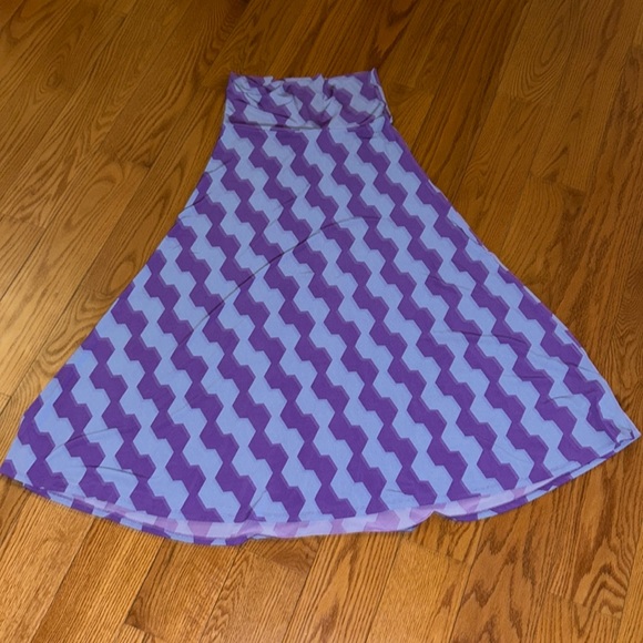 LuLaRoe Maxi Skirt in Purple and Lavender Zigzag - Picture 1 of 5